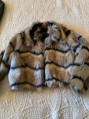 Missguided Faux Fur cropped Jacket in Brown and Black